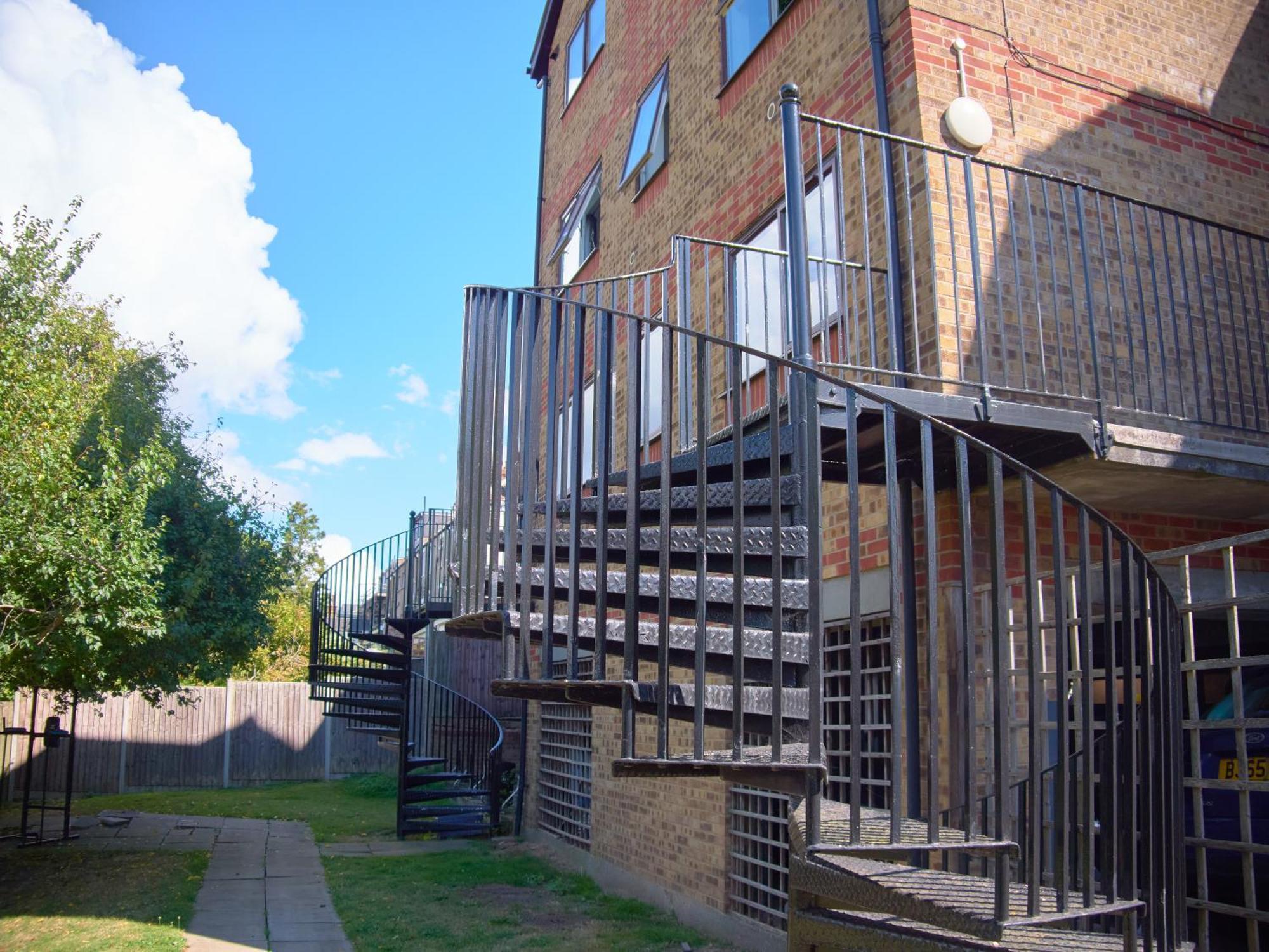 Vry Woolwich - Cosy Property With Stunning Views Of London 플럼스테드 외부 사진